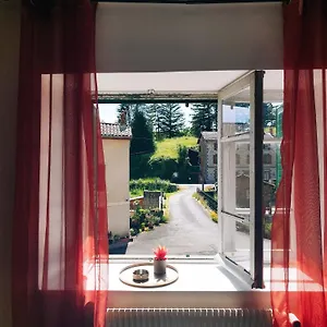 https://charmant-studio-tout-quip.hotels-rhonealpes.com